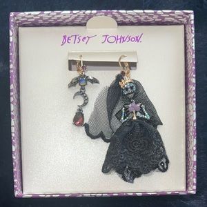 Betsey Johnson Asymmetrical skeleton Bride Earrings
